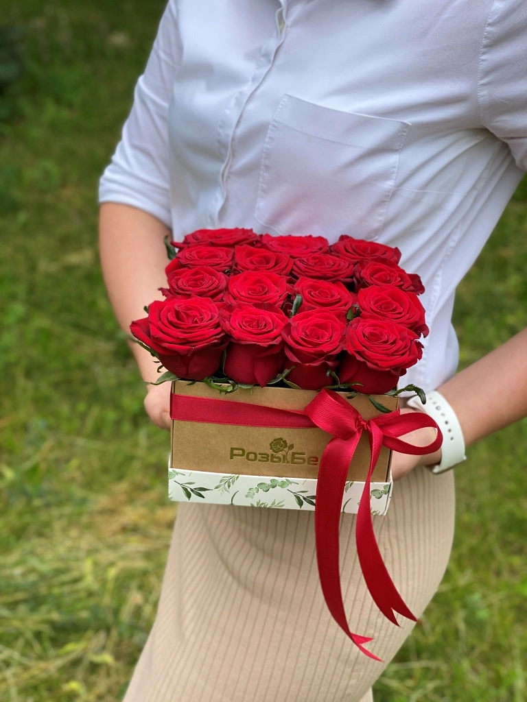 Картинка Коробка " Каханне" из 17 роз