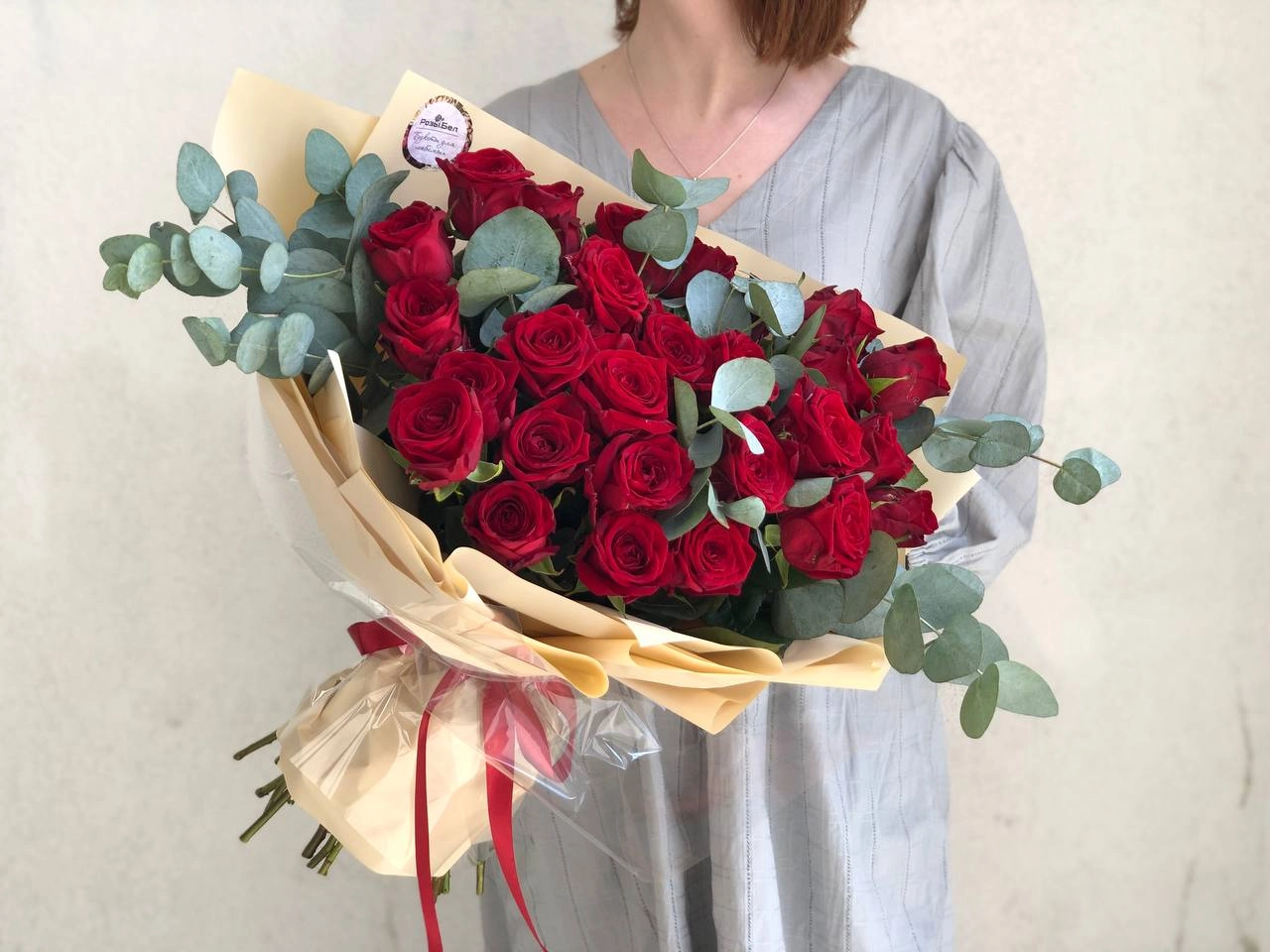 Картинка Букет из 25 красных роз "Лондон" 50 см