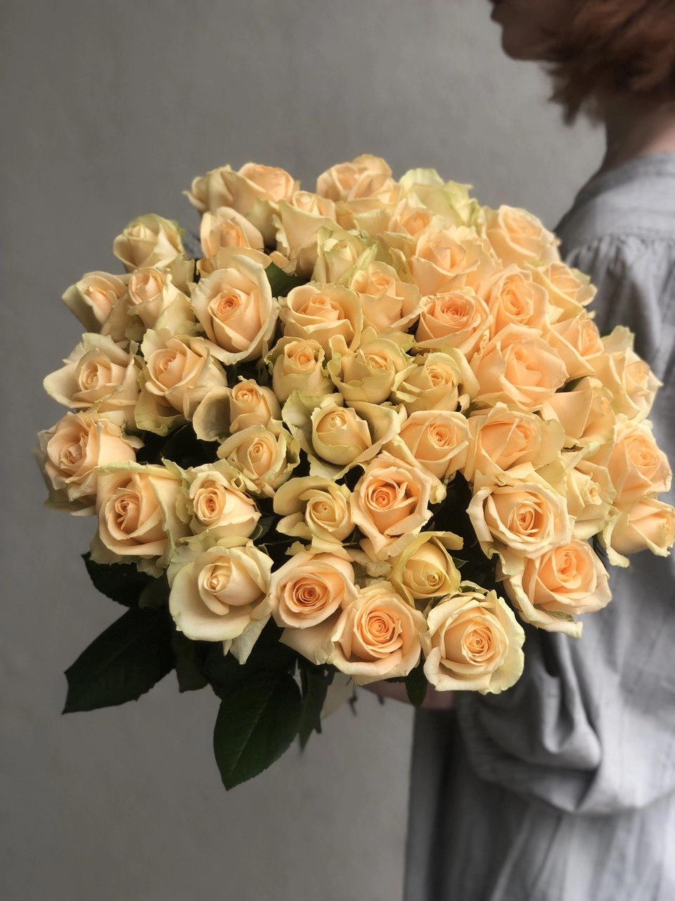 Картинка Букет из 51 розы сорта Пич Аваланш 50 см