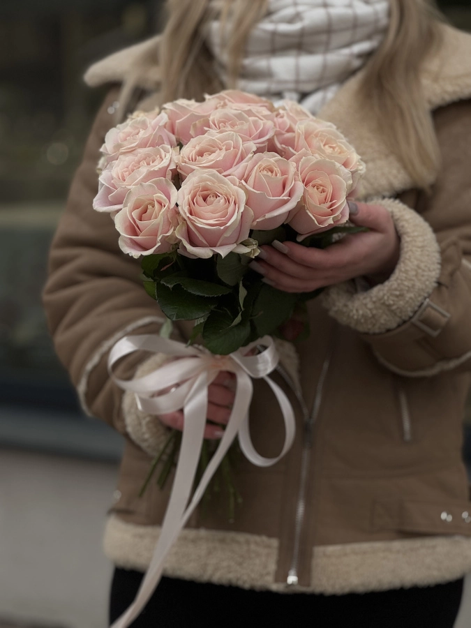 Картинка Букет  из 15 роз "Ванильный вечер" 50 см