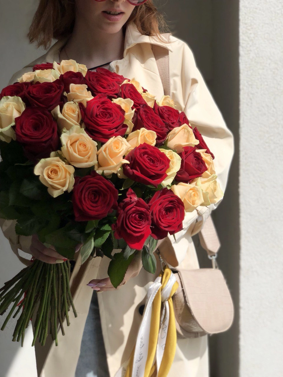 Картинка Букет из 51 розы "Смешение чувств" 60 см