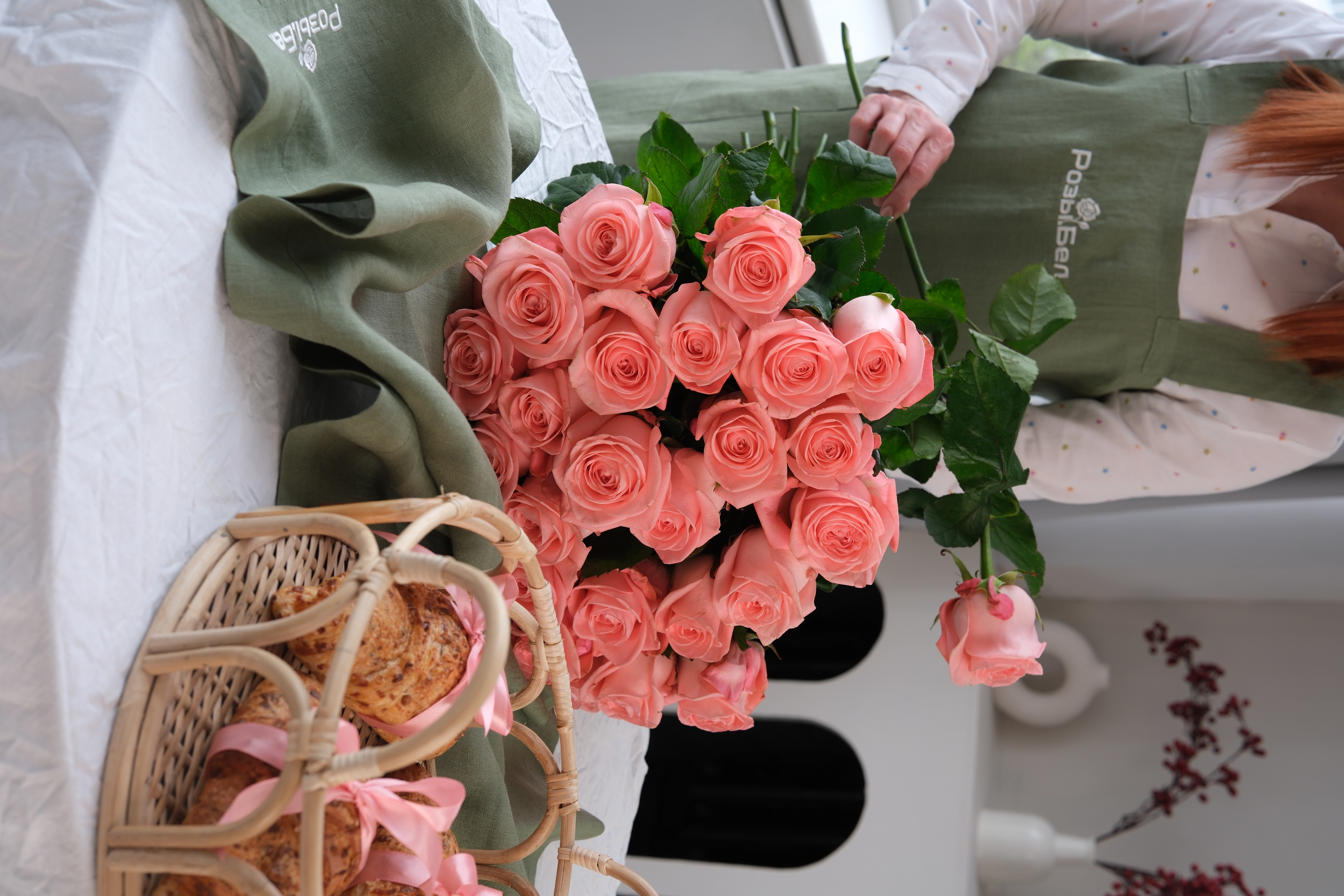 Картинка Букет из 25 роз "Лизбет" 60 см