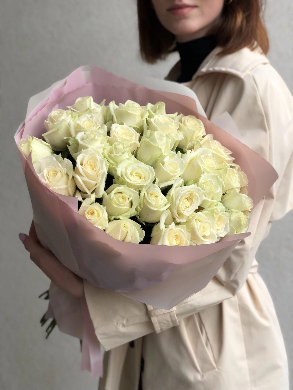 Картинка Букет из 31 белой розы "Льдинка" 50 см
