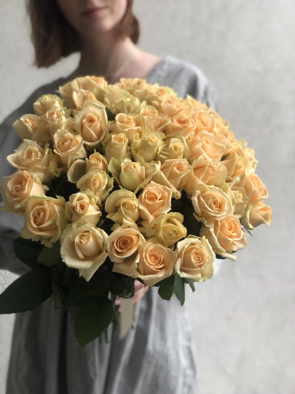 Картинка Букет из 51 розы сорта Пич Аваланш 50 см